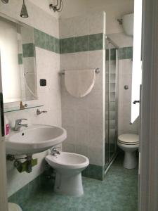 A bathroom at B&B Viale Dei Colli Portuensi 589