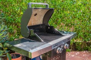Gril dostupný pro hosty v prázdninového domu