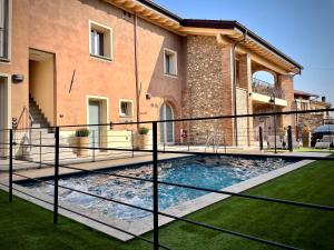 The swimming pool at or close to Villa Fontanelle Gardapartments