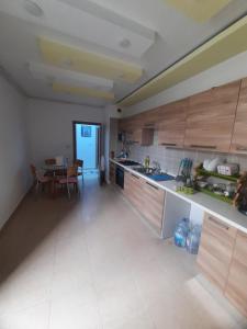 Köök või kööginurk majutusasutuses Hasnaoui