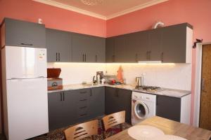 Η κουζίνα ή μικρή κουζίνα στο Yuxu coliving space