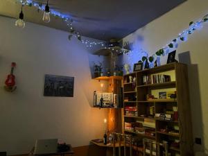 Φωτογραφία από το άλμπουμ του Yuxu coliving space σε Σουμγκαγήτ