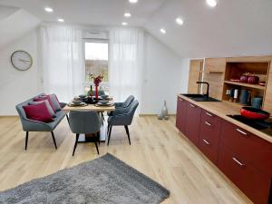 Kuchyň nebo kuchyňský kout v ubytování Premium Vulkaneifel Chalet