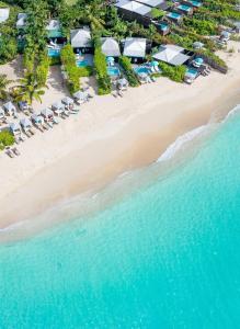 uma vista aérea da praia num resort em Keyonna Beach Resort Antigua - All Inclusive - Couples Only em Saint Johnʼs