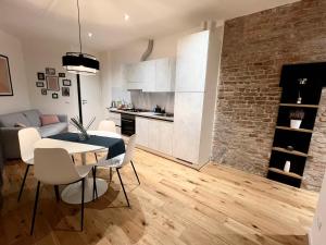 Η κουζίνα ή μικρή κουζίνα στο Un Nido a Mantova Historic Apt near the Center!
