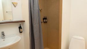 Koupelna v ubytování Hotel Smedegaarden