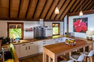 Kuchyň nebo kuchyňský kout v ubytování Villa Kahaia Bora Bora + 10 fotografií