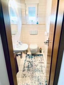 Ένα μπάνιο στο Apartman Bago Deluxe near Zagreb Airport +29 φωτογραφίες