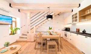 Kuchyň nebo kuchyňský kout v ubytování Sun Stone Villas