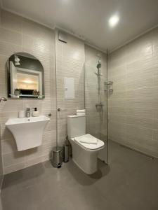 Ένα μπάνιο στο ATEA Apartments