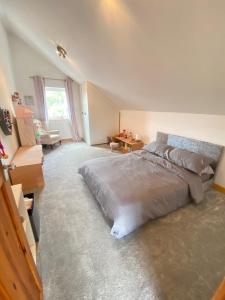 Voodi või voodid majutusasutuse House & hot tub in Torbay Devon Torquay toas