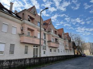 Budova, v ktorej sa apartmán nachádza
