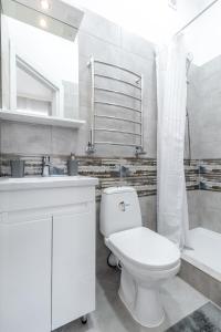 Koupelna v ubytování Golden Rose ! Apartments Lviv S