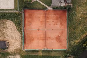 Tennis- og/eða veggtennisaðstaða á Ferienhaus im Weingarten eða í nágrenninu +24 myndir