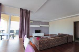 Gallery image of Your Deluxe Home in Cosmopolis in Creţuleasca