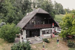 גינה חיצונית ב-Ferienhaus im Weingarten