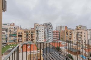 Nespecifikovaný výhled na destinaci Barcelona nebo výhled na město při pohledu z apartmánu