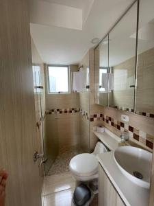 Kúpeľňa v ubytovaní Apartamento en quinto piso Valle del Lili, Zafiro C