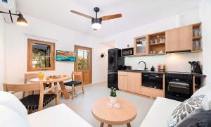 Kuchyň nebo kuchyňský kout v ubytování Sun Stone Villas