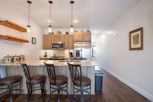 Fotografie z fotogalerie ubytování River West Buffalo Mountain Condo: On The Blue River v destinaci Silverthorne