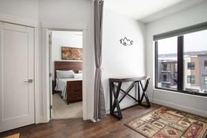 Fotografie z fotogalerie ubytování River West Buffalo Mountain Condo: On The Blue River v destinaci Silverthorne