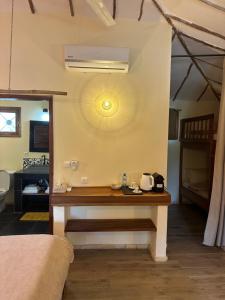 Gallery image of Le CavaLodge in Ngaparou +25 photos