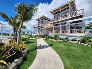 Κήπος έξω από το Aruna Resort & Villas