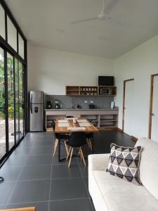 Kuchyň nebo kuchyňský kout v ubytování Toucan home