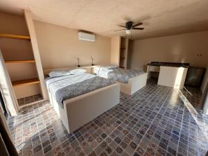 Xbalche eco hotel & RV park房間的床