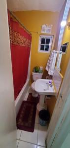 Een badkamer bij Finest Accommodation Bridgeview House #21