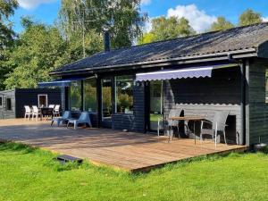 Κήπος έξω από το 4 person holiday home in Holbæk-By Traum