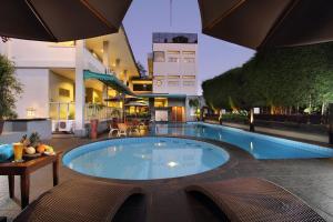 Bazen u ili blizu objekta Cakra Kusuma Hotel