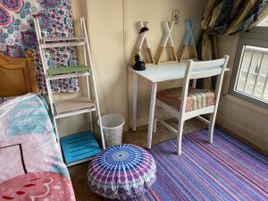 Χώρος καθιστικού στο Flamingo 5 Stars Cozy Room - with AC