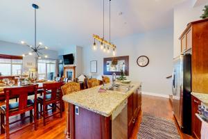 Μια τηλεόραση ή/και κέντρο ψυχαγωγίας στο Snowfall Lodge 7