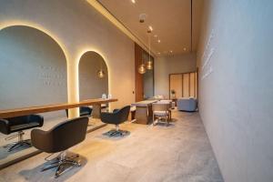 メキシコシティにあるLuxury Loft in Reformaのサロン(椅子、テーブル付) +28枚の写真