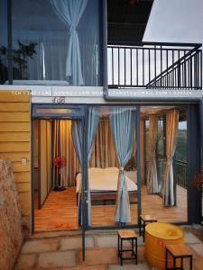 Svalir eða verönd á Tuyên Chiến Home & Resort