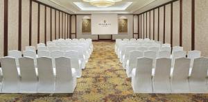 Área de negócios e/ou sala de conferências em Shangri-La Jakarta
