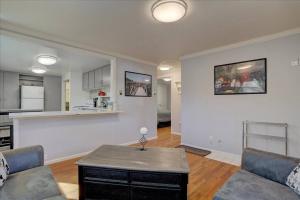 Gallery image of Comfy bungalow and fast Wi-Fi! in Arvada