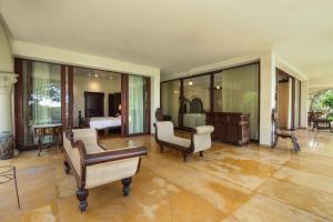 TV a/nebo společenská místnost v ubytování ama Stays & Trails Ishatva , Alibag