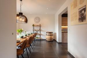 Kuchyň nebo kuchyňský kout v ubytování NEW - De sheeper - 10Personen - 5slaapkamers - Sauna - Jacuzzi