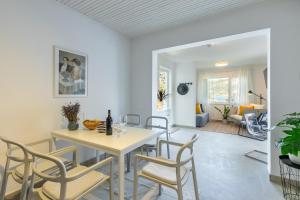 Posezení v ubytování Seafront House on Island Korčula + 26 fotografií