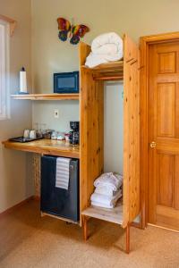 a couple of bunk beds in a room at Volcano Inn Bed n Breakfast in Volcano