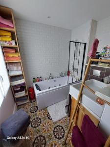 Fotografie z fotogalerie ubytování Demeure Prosper 1 chambre d'hôte privative avec petit déjeuner compris v destinaci Labégude