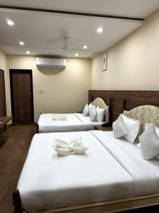 Gallery image of Hotel Yashraj Paradise in Akolia