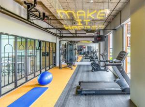 Fitness centrum a/nebo fitness zařízení v ubytování BRIX KLIA By Pinetree