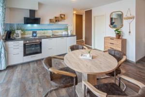 Kuchyň nebo kuchyňský kout v ubytování Traum-Wohnung-4-mit-Balkon