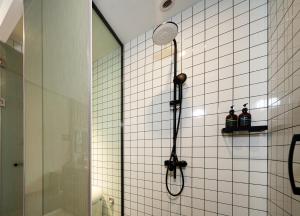 Uma casa de banho em Wang Yun Residence Boutique Homestay Zhangjiajie