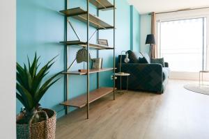 Posedenie v ubytovaní Appartement refait à neuf - Superbe vue Grande Plage des Sables - 2 pers