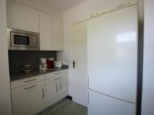 Kuchyňa alebo kuchynka v ubytovaní Apartamento con gran terraza y vistas panorámicas, a 300 m de la playa. - ES-228-45