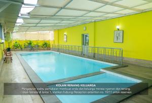 Bazén v ubytování Hotel Alia Cikini nebo v jeho okolí